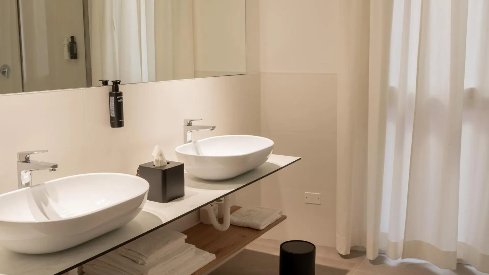 بيت ضيافة Palazzo Sant' Agostino - Natural Comfort By The First لا سبيتسْيا إيطاليا